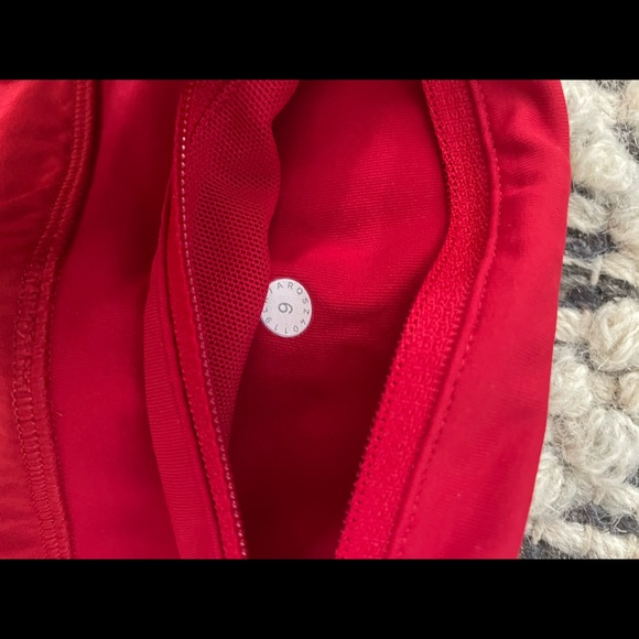 Lululemon shorts - Picture 4 of 5